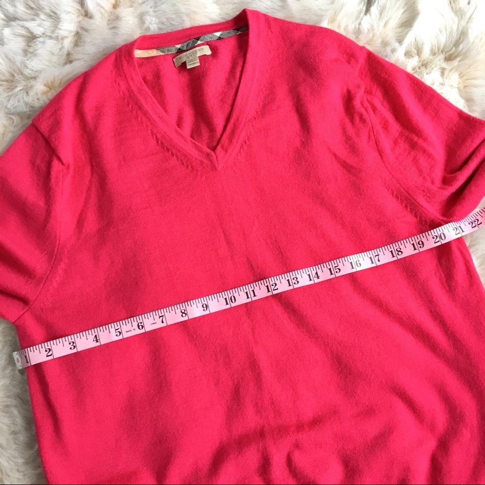Sold💕Burberry Marino wool bright pink sweater - Picture 6 of 8
